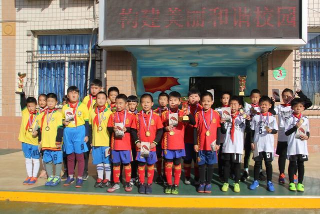 谈球吧平台电竞风首页展示图
